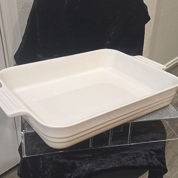 Le Creuset Heritage 32cm Rectangular Baking Dish- Merinque - Picture 6 of 8